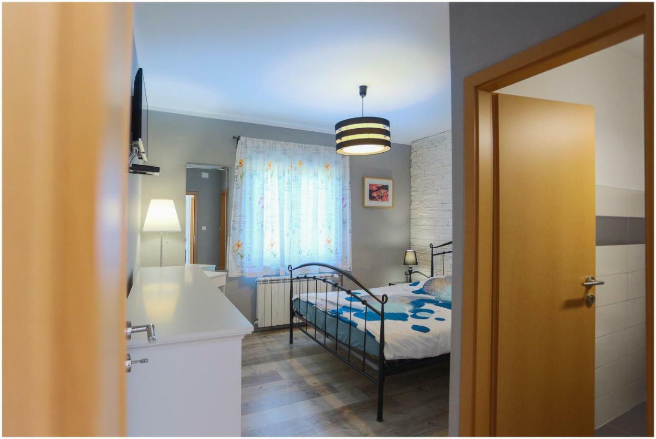 House Mellifera Hotel Razvode Buitenkant foto